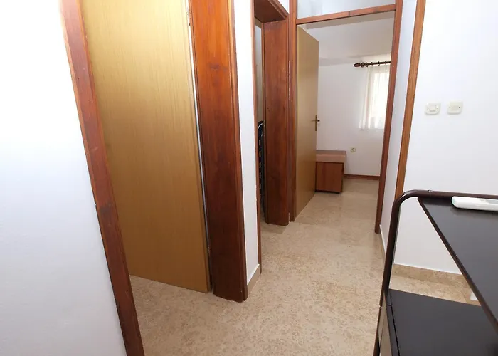House 1058 * Pula